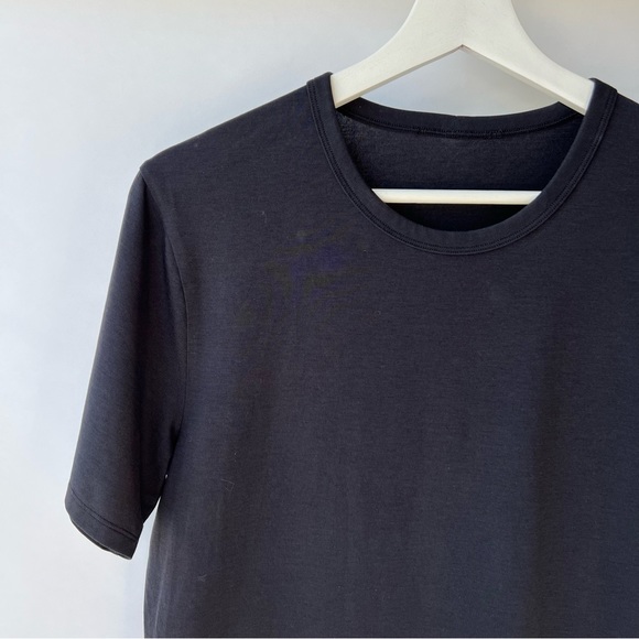 Lululemon black relaxed T-shirt - Picture 4 of 5